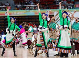 C罗临门一脚不射想让队友求饶，结果直接移球门 给他看傻了#足