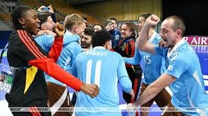 阿根廷队训练吸引20085名球迷观看，梅西获赠埃尔切10号球衣