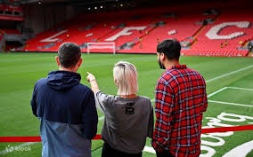 网球——WTA1000迈阿密站：郑钦文晋级八强